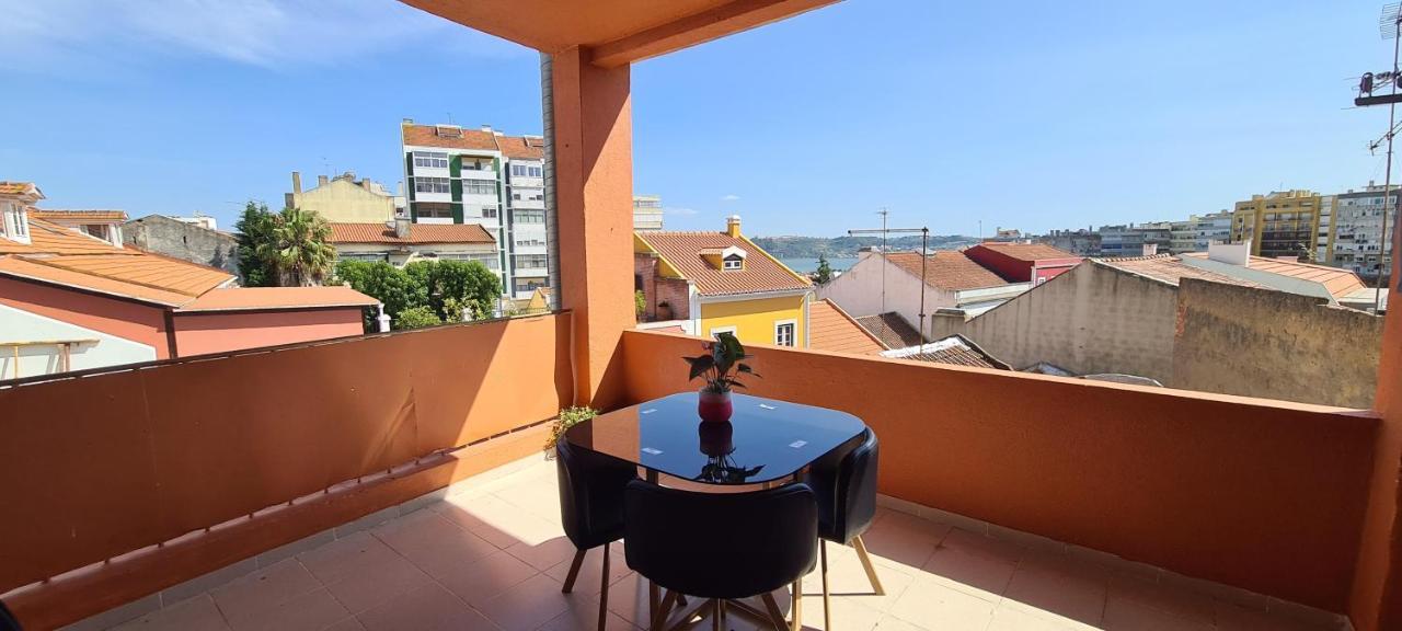 Apartamento Relax In Lisbon For 4 People With Terrace And Parking Exterior foto