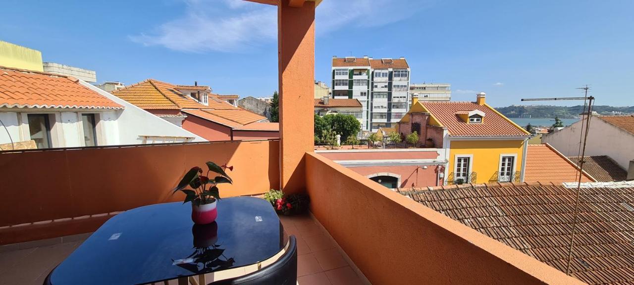 Apartamento Relax In Lisbon For 4 People With Terrace And Parking Exterior foto